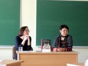 Monografijos pristatymas. Iš kairės: dr. Dalia Cidzikaitė ir prof. dr. Danutė Petrauskaitė